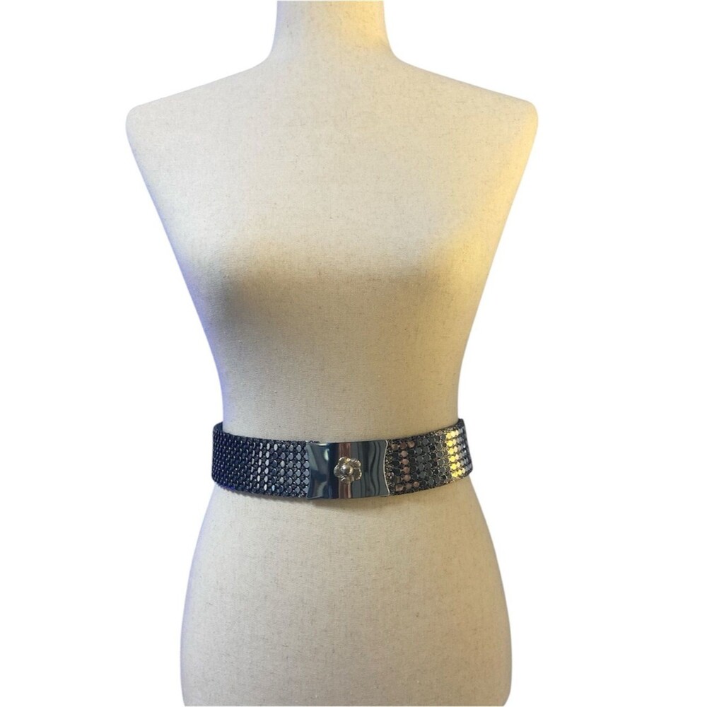 Vintage 1980s Belt silver fish scale stretch with metallic flower buckle EUC